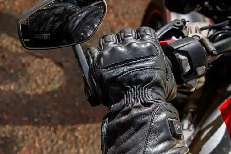 Punya Sarung Tangan Motor Harus Tahu Cara Merawatnya, Simak Nih
