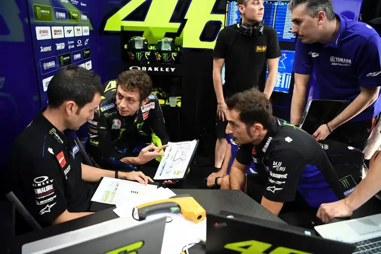 Sabar Bro, Pengumuman Masa Depan Valentino Rossi di Tim Petronas Yamaha SRT Diumumkan Bulan Juli-Agustus