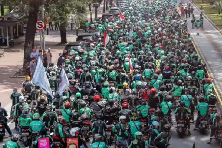 Horeee Dapur Bisa Kembali Ngebul, Mulai Hari Ini Ojol Sudah Boleh Bawa Penumpang, Begini Persyaratannya