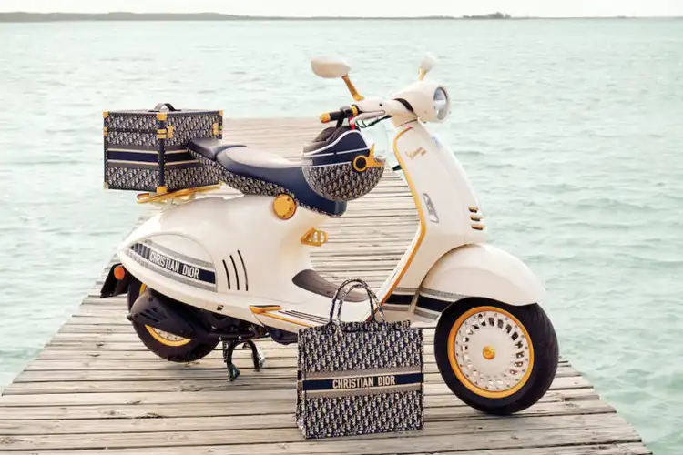 Vespa 946 Christian Dior Resmi Diperkenalkan, Bukan Buat Kaum Mending-mending, Bakal Meluncur 2021