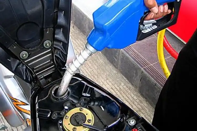 Ini Warna Pertamax Asli dan Palsu Ketahui Agar Tidak Tertipu SPBU Pertamina Nakal
