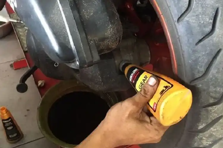 Oli Gardan Motor Matic Tidak Diganti Saat Servis CVT, Bikers Simak Efeknya Yuk!