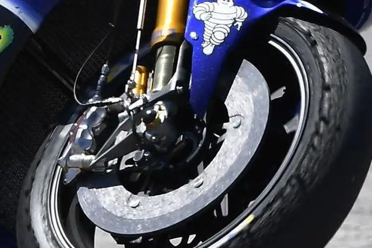 Percaya Gak Motor MotoGP Belum ABS Remnya? Teknisi Brembo Kasih Penjelasan Nih