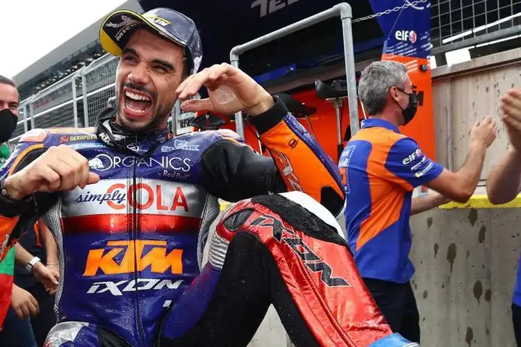 Kok Bisa? Juara MotoGP Styria 2020  Miguel Oliveira Nikahi Adiknya Sendiri, Ayahnya Gimana?
