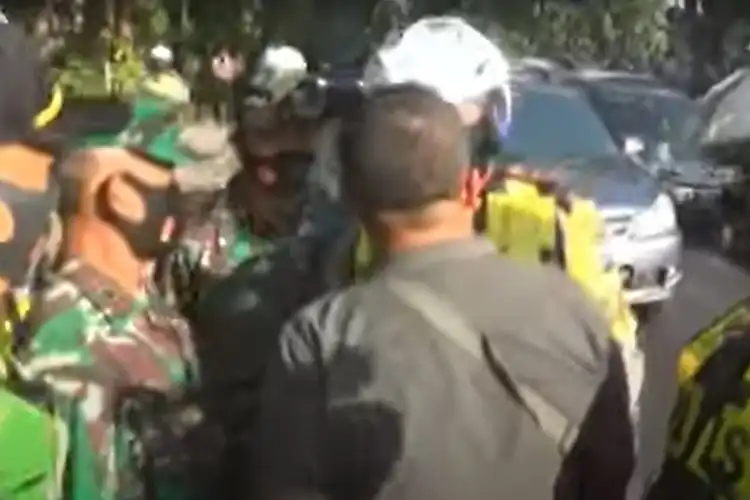 Jangankan  Rakyat Sipil Biasa Razia Masker Berhasil Menangkap Polisi dan Pengacara Mereka Diintrogasi Provos dan Kapolres, Denda Tetap Berlaku