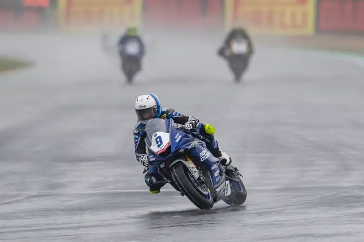 Dahsyat, Pembalap Indonesia Galang Hendra Gak Cuma Gasak Poin di WorldSSP Prancis, Tapi Sejarah Buat Indonesia