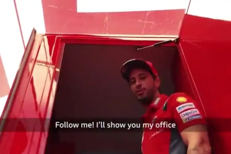 Intip Kantor Andrea Dovizioso di MotoGP, Jangan Kaget Lihat Isi Lemarinya