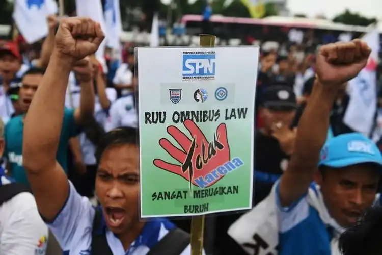 Bikers Wajib Tahu, Demo Tolak Omnibuslaw UU Cipta Kerja, Lalu Lintas Sekitar Istana Presiden Ditutup, Ini Rute Pengalihan Arusnya