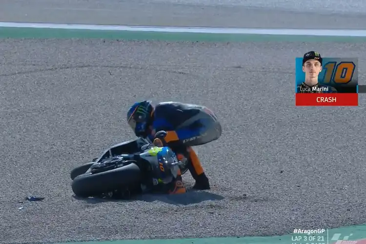 Live Report, Adik Valentino Rossi dan Fabio Di Giannantonio Crash di Moto2 Aragon