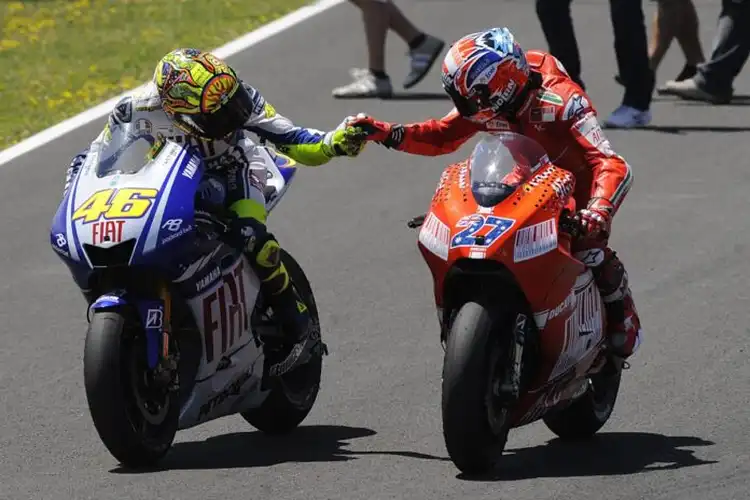 Maksudnya Apa Nih, Pembalap Legenda Ini Remehkan Apa yang Dilakukan Valentino Rossi di MotoGP