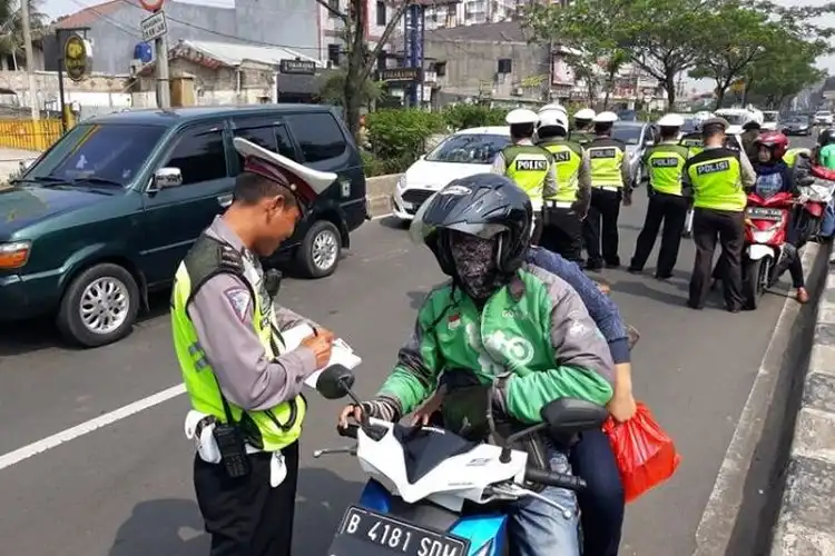Ingat Tanggal Razia Polisi Pada Penunggak Pajak Motor dan Mobil 5 Hari Lagi