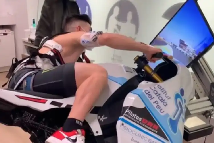 Jelang MotoGP 2021, Maverick Vinales Latihan Pakai Simulator Khusus