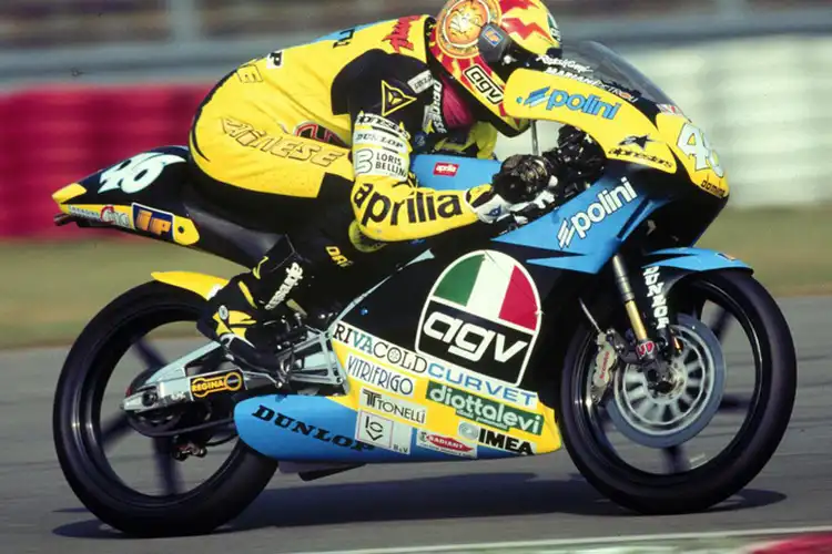 Pada Ganti Helm Dan Baju Balap Di 2021, Valentino Rossi Tetap Setia 