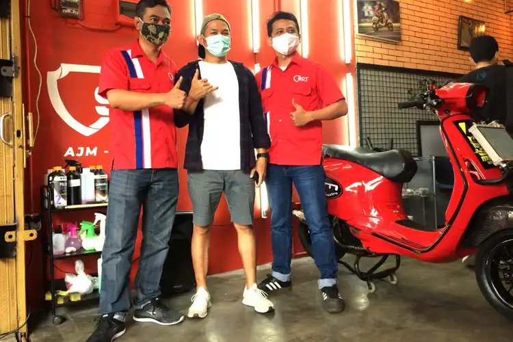 Ajib, Ahmad Jayadi Lebarkan Usaha, Perawatan Motor Bisa Sambil Ngupi