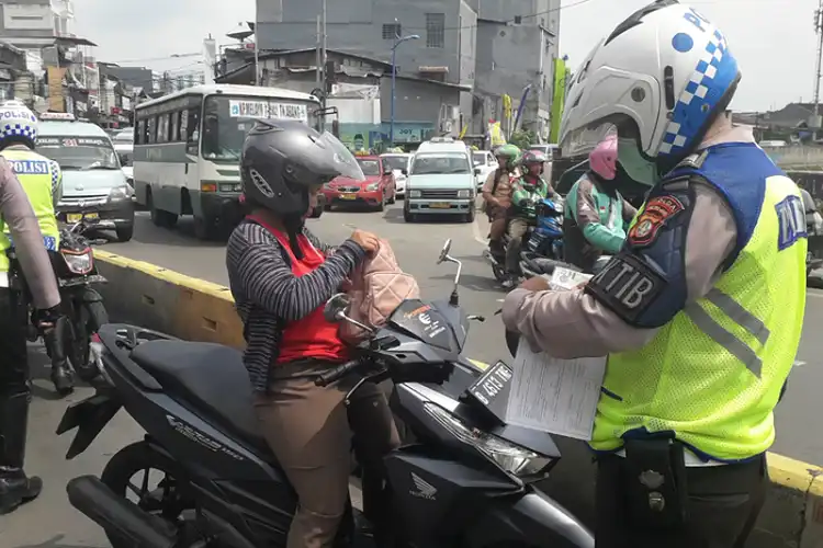 Tilang Elektronik Berlaku Nasional, Tilang Manual Resmi Dihilangkan?