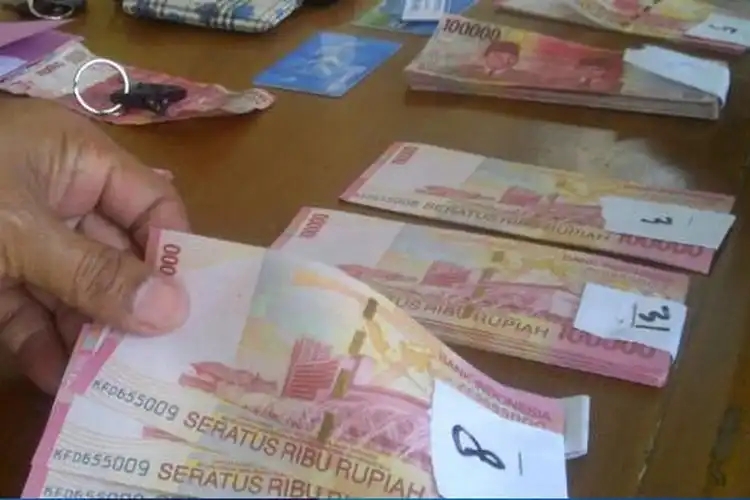 Bantuan Rp 300 Ribu Cair Tanpa Potongan, Cukup Bawa KTP Ke Kantor Pos