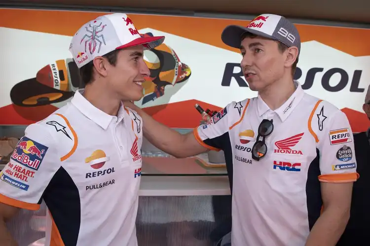 Jorge Lorenzo Kasih Masukan ke Marc Marquez Cara Menghadapi Cedera