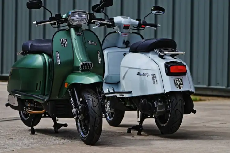 Kenalan Sama Pesaing Vespa Matic Dari Inggris, Retro Banget Nih