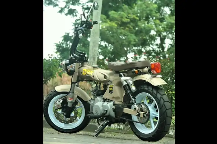 Dijamin Beda, Honda DAX Custom Full RCB Dijual Dengan Harga Menarik