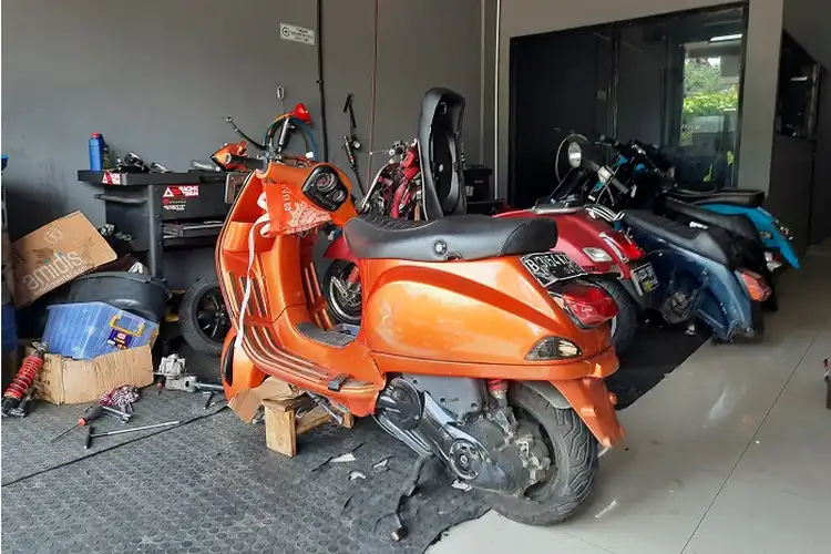 Segini Harga Paket Servis Vespa Matic dan Klasik di A15 Engineering