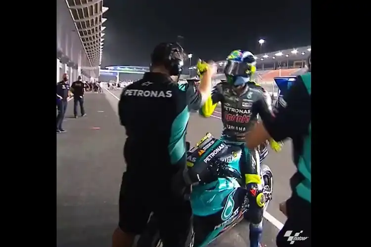Koplak, Video Valentino Rossi Lupa Ke Parc Ferme Padahal Jadi Pembalap Satelit Tercepat