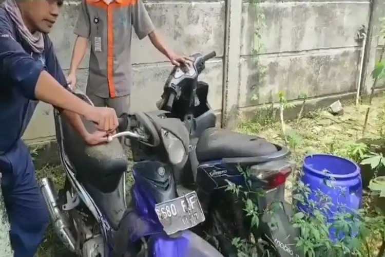 Deretan Motor Diparkir Lama, Ada yang Dikira Pemiliknya Sudah Meninggal