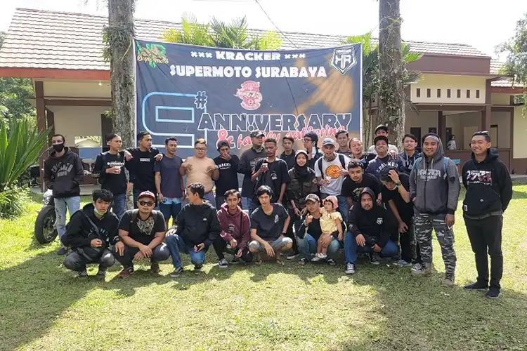 Anniversary 9 Tahun Kracker Surabaya Menggelar Family Gathering