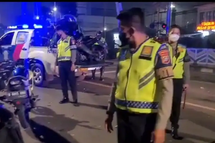 PPKM Darurat, Polda Metro Jaya Gelar Razia Sampai Malam Hari