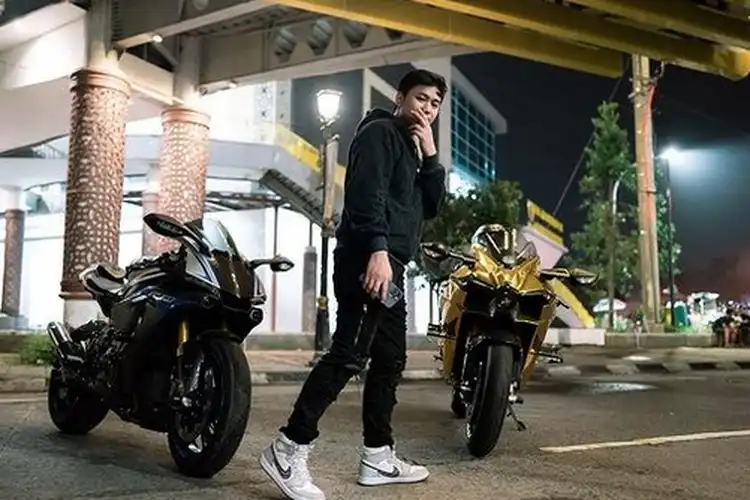 5 Motor Sultan Doni Salmanan Bagi-bagi Duit Rp 100 Ribu saat PPKM Darurat