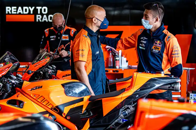 KTM Hilang Kepercayaan Dengan Raul Fernandez, Bos Tim Ungkap Kode Terdepak Dari Tech3