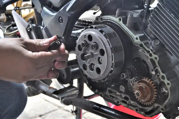 Enggak Cuma Bikin Knalpot Racing, Kini Proliner Luncurkan Per Kopling
