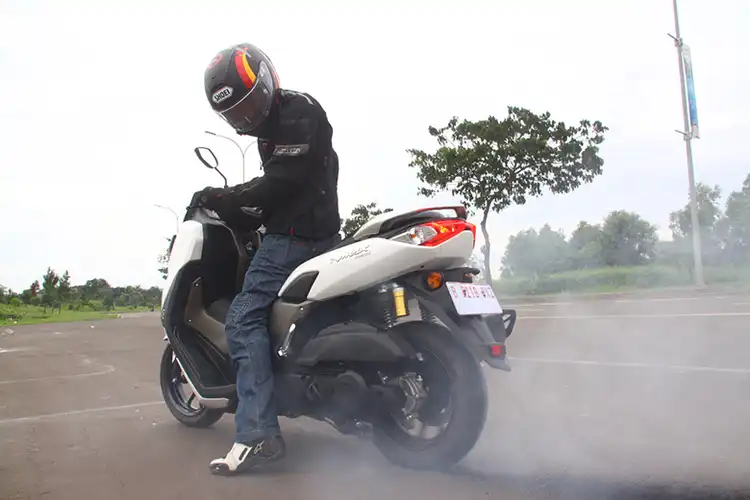  Yamaha All New NMAX 155 Dibenamkan Mesin Blue Core Berteknologi VVA, Bagaimana Performanya?