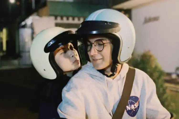 Potret Artis Cantik Jeha Bareng Junior Roberts Diatas Motor, Warganet Baper