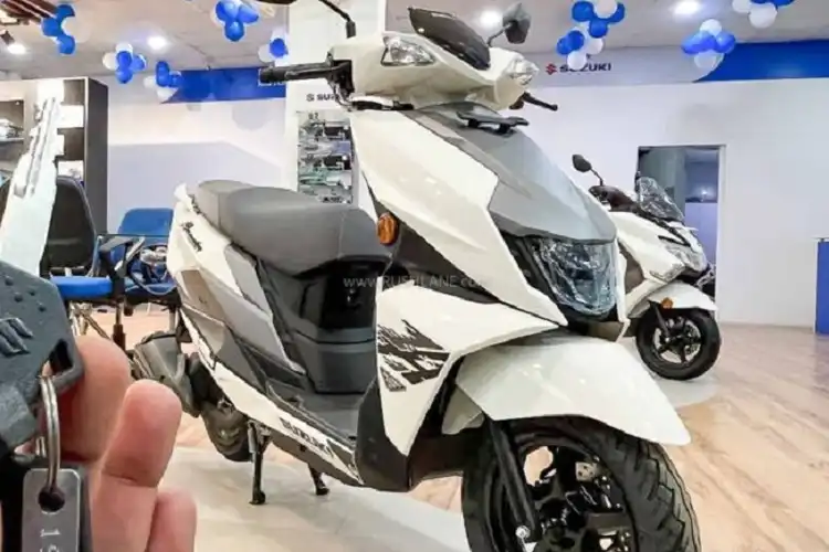 Motor Matic Suzuki 2022 Dirilis Desain Robot, Harga Setara Honda BeAT