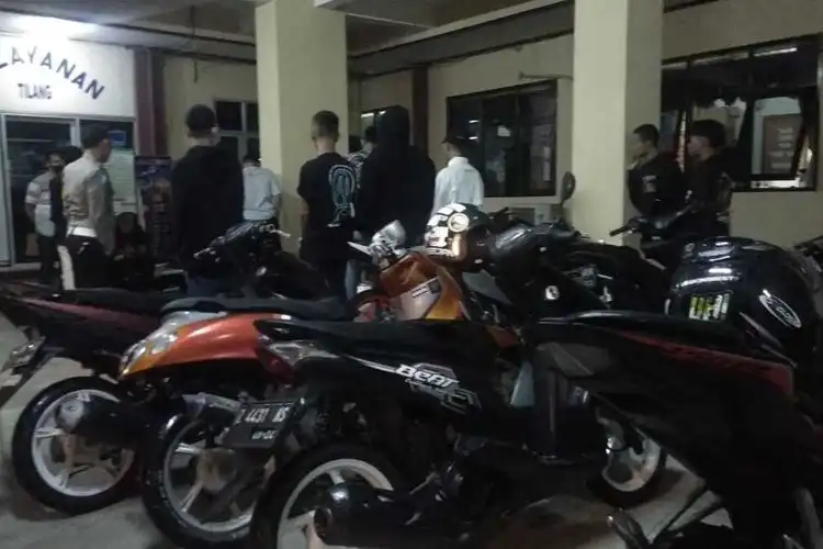 15 Anggota Geng Motor Diringkus, Sering Teror Warga Sambil Konvoi Zigzag di Jalanan