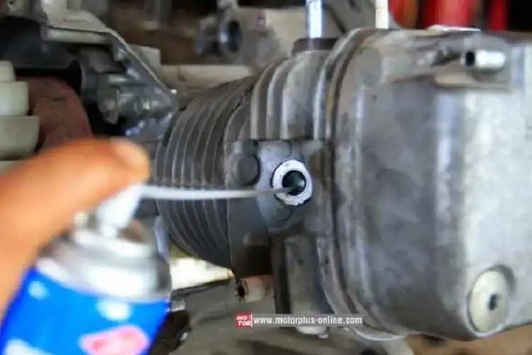 Jarang Yang Tahu, Ini Perbedaan Injector Cleaner dengan Engine Cleaner