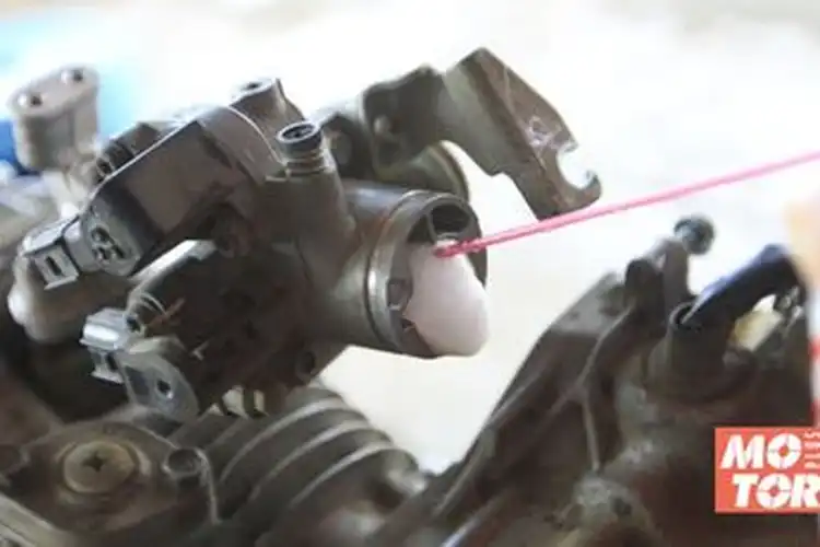 Awas Boncos, Hindari Servis Motor Injeksi Dengan Disemprot Cleaner Dari Throttle Body
