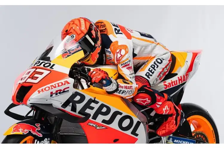 Gak Cuma Motor, Marc Marquez Juga Pamer Helm Baru Untuk MotoGP 2022