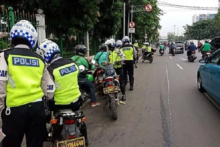 Sering Dengar Kode 'Siap 86' yang Dipakai Polisi, Ternyata Ini Makna Aslinya