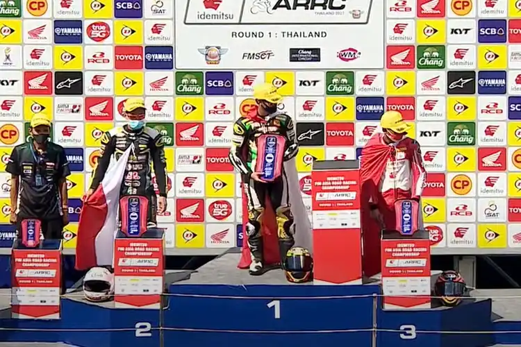 Pembalap Indonesia Sapu Bersih Podium di Sirkuit MotoGP Thailand Dalam Race 2 AP250 ARRC 2022 