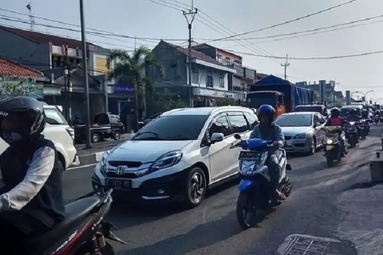 Operasi Ketupat 2022, Polisi Tutup Putaran Balik di Pantura Karawang Jelang Lebaran