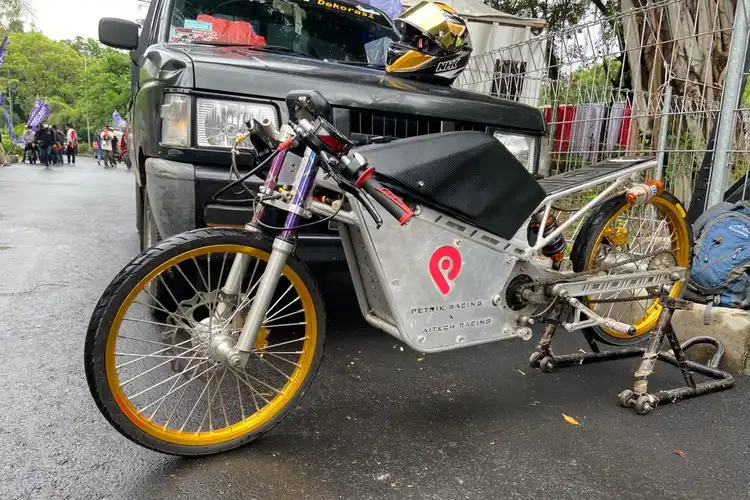 Jika Kapasitas Mesin Motor Bensin Dilihat Dari CC-nya, Kalau Motor Listrik Dari Apa Ya?