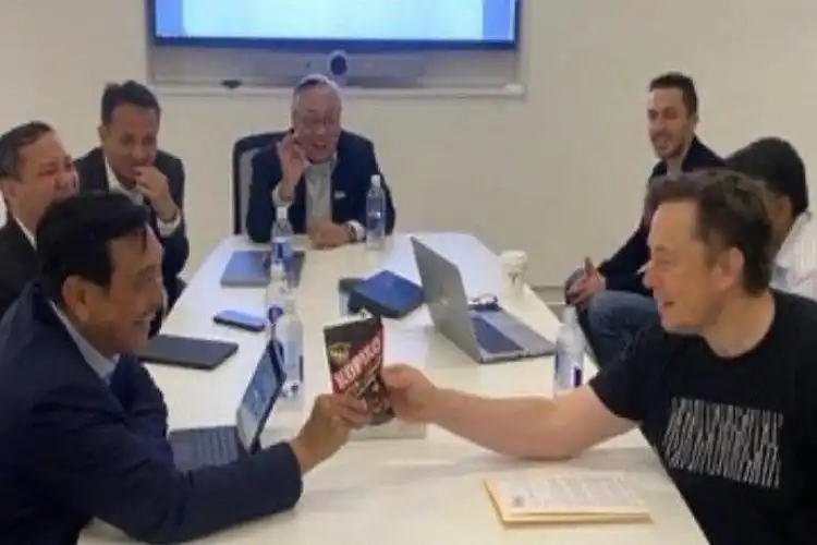 Bikin Heboh Elon Musk dan Luhut Pamer Kopiko, Bos Tesla Ogah Bikin Motor Karena Ini