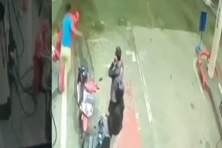 Biadab Abang Jago Pukul dan Tendang Petugas SPBU Hingga Roboh Terjungkal dan Guling-guling di Aspal