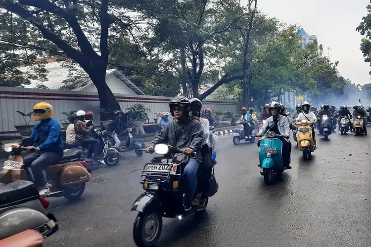 Jakarta Mods Mayday 2022, Diserbu Ratusan Pecinta Vespa Dan Culture Mods