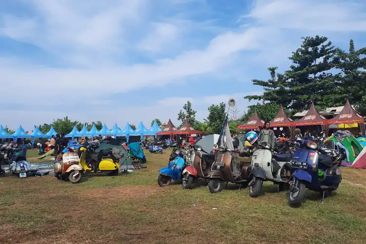 Melipir ke Camping Ground Vespa World Days 2022 Bali, Ada Panggung Hiburan