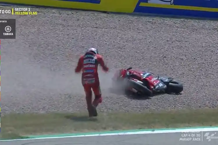 BREAKING NEWS, Baru Lap Awal 2 Pembalap Crash di MotoGP Jerman 2022