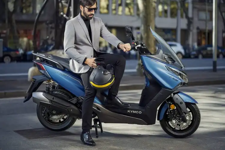 Penantang Honda Forza dan Yamaha XMAX Tawarkan Mesin Lebih Gede, Harga Tembus Rp 70 Jutaan