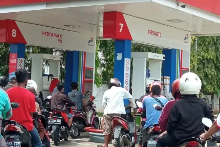 Pertamina Uji Coba Jual Bensin Pertalite Bagi Pemotor Yang Terdaftar Di Aplikasi