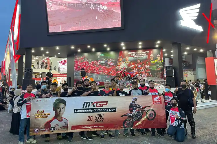 Komunitas CRF Gelar Nonton Bareng MXGP 2022, Sekaligus Bagi-bagi Bantuan
